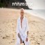 אבנים מתגלגלות / אייל גולן